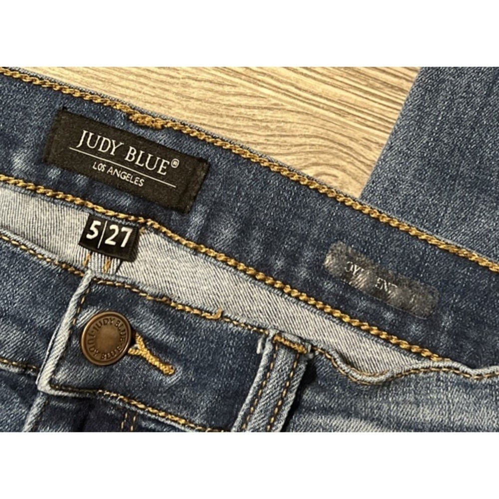 Judy Blue Boyfriend Fit‎ Mid Rise Distressed Tapered Jeans Size 5/27 (27x29) - Picture 3 of 11